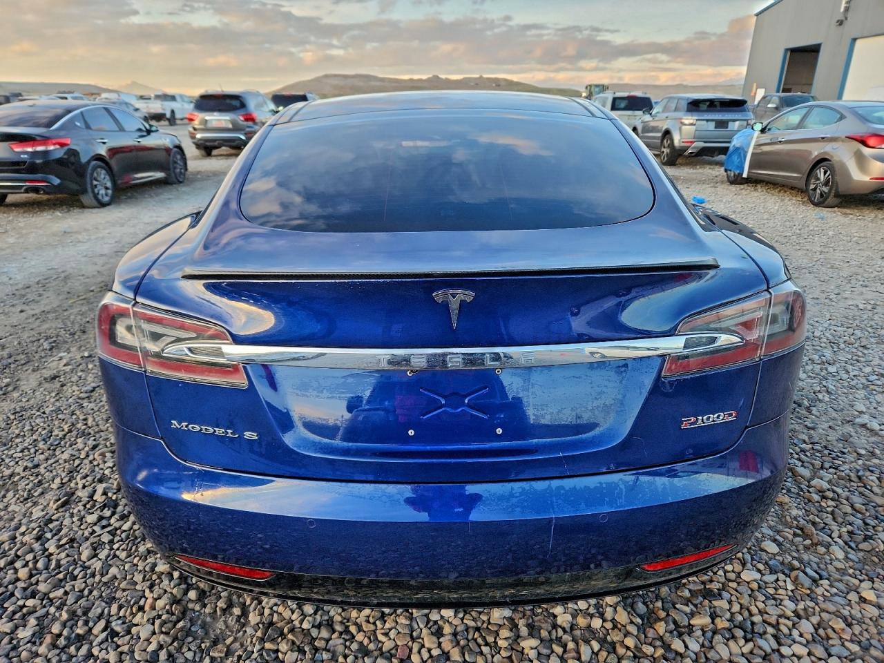 2017 Tesla Model S VIN: 5YJSA1E42HF200706 Lot: 93956415
