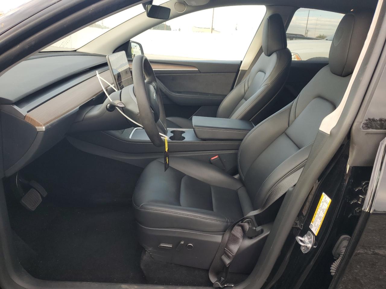 2025 Tesla Model Y VIN: 7SAYGDEE8SF219130 Lot: 92901365