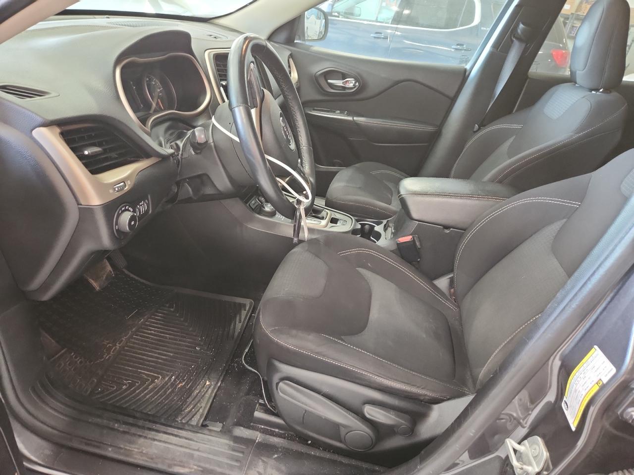 2016 Jeep Cherokee Latitude VIN: 1C4PJMCB3GW148909 Lot: 92486445