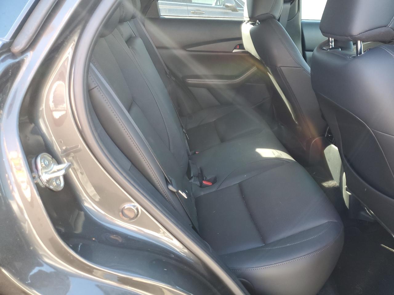 2024 Mazda Cx-30 Premium VIN: 3MVDMBDM2RM695539 Lot: 91681345