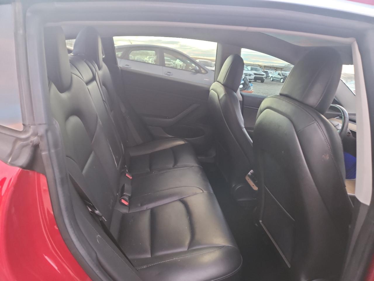 2018 Tesla Model 3 VIN: 5YJ3E1EB5JF088142 Lot: 93123855