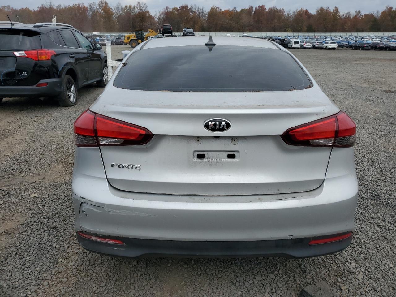 2017 Kia Forte Lx VIN: 3KPFL4A70HE015332 Lot: 91041155