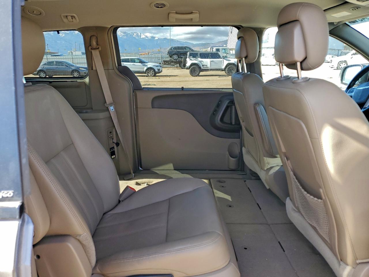 2015 Chrysler Town & Country Touring L VIN: 2C4RC1CGXFR742594 Lot: 94294515