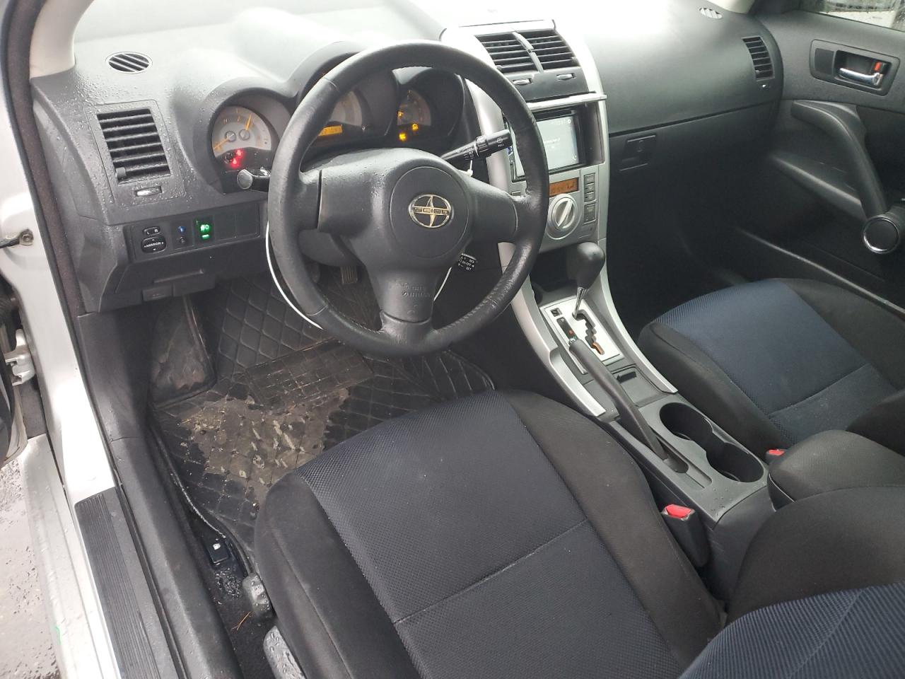 2005 Toyota Scion Tc VIN: JTKDE177950015642 Lot: 92985855