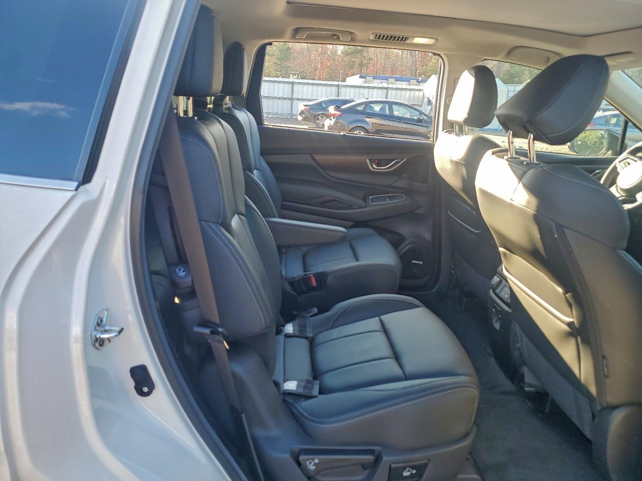 2025 Subaru Ascent Touring VIN: 4S4WMAUD4S3420830 Lot: 93917865