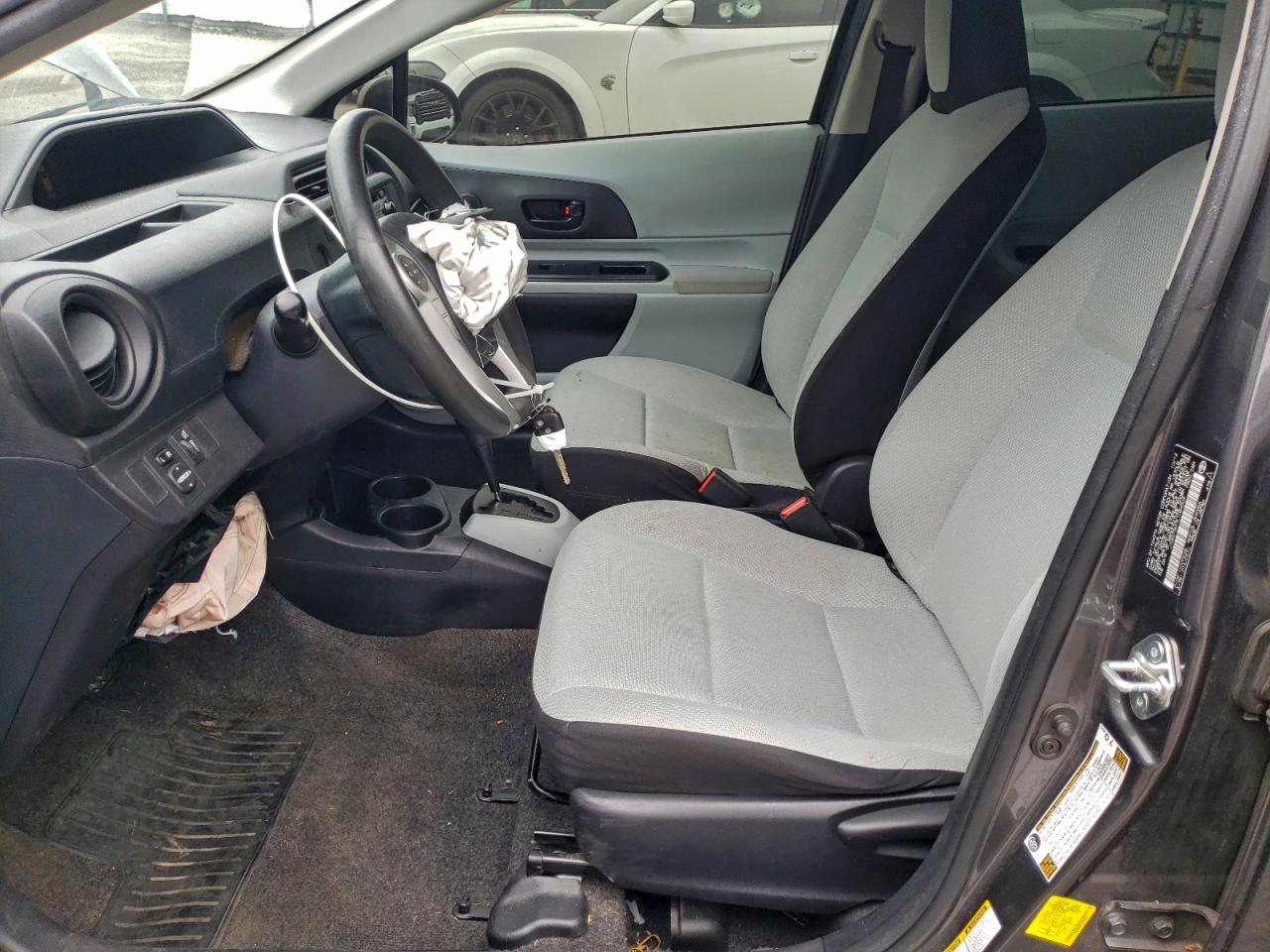 2014 Toyota Prius C VIN: JTDKDTB37E1084504 Lot: 94532235