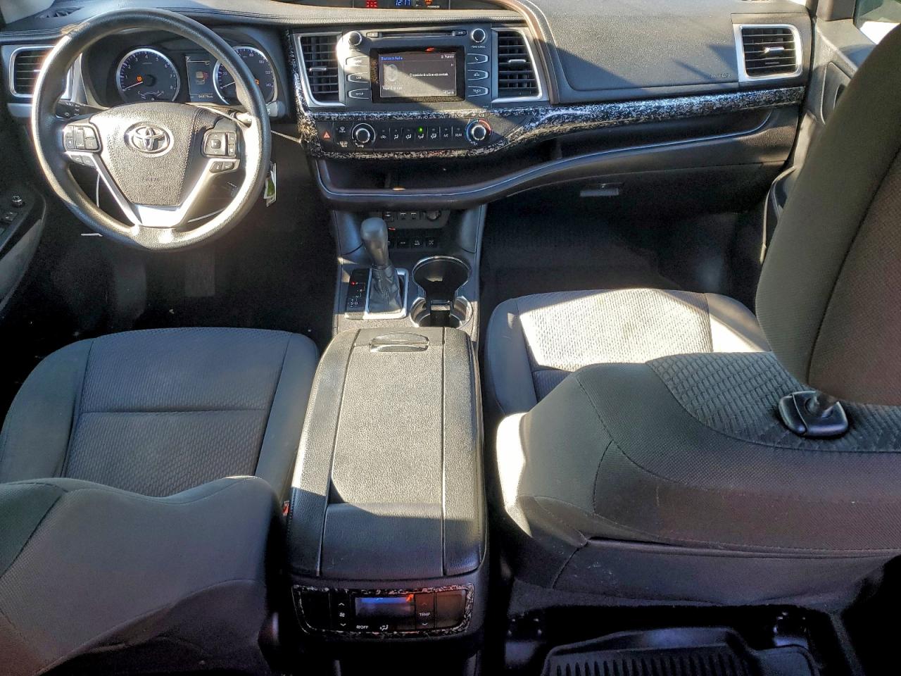 2019 Toyota Highlander Le VIN: 5TDBZRFH0KS951122 Lot: 92858645