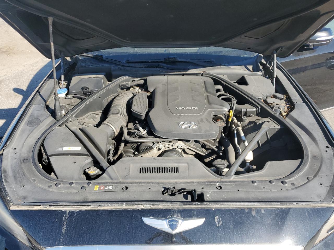 2015 Hyundai Genesis 3.8L VIN: KMHGN4JE8FU016445 Lot: 90760695