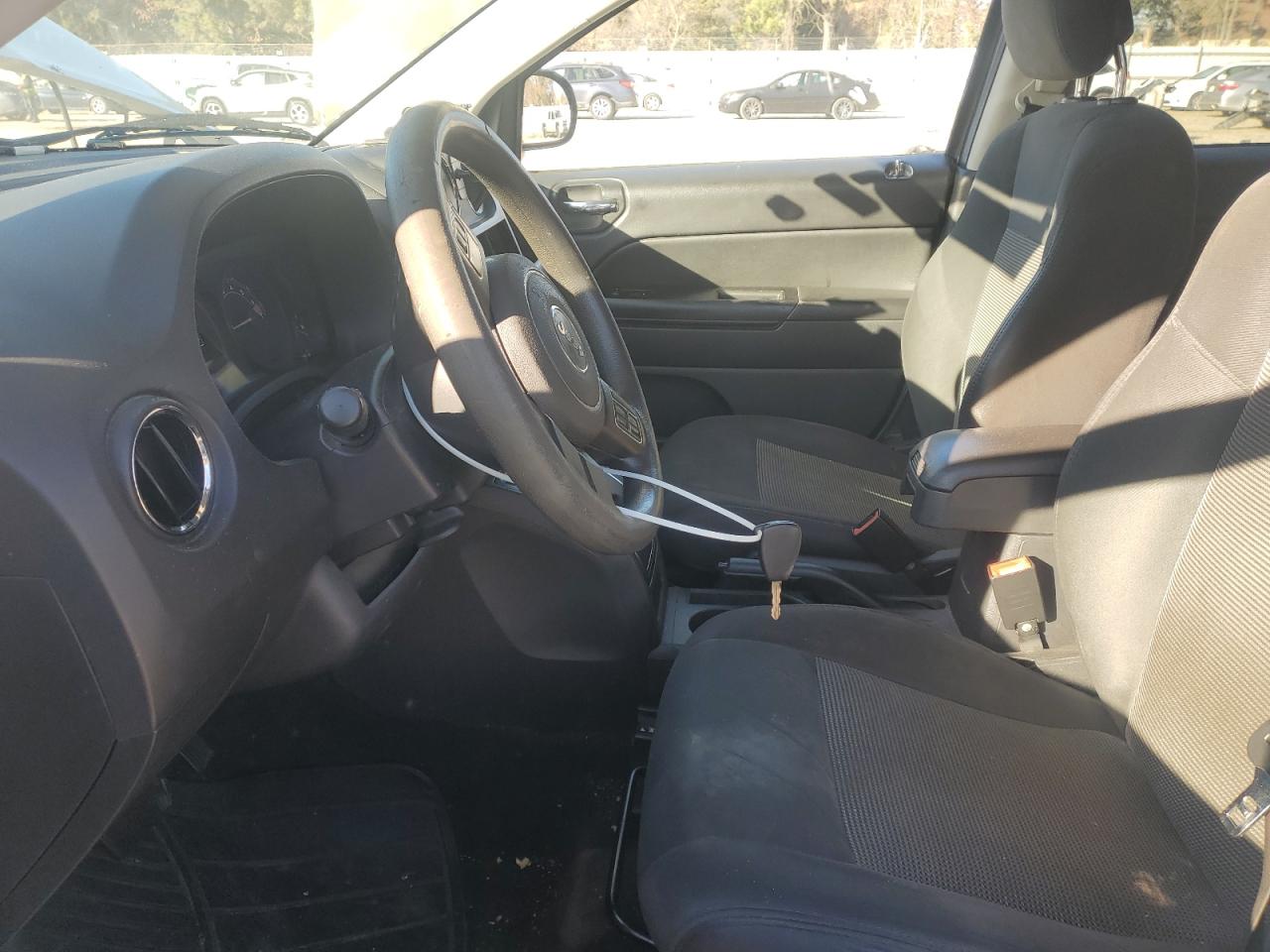 2015 Jeep Compass Sport VIN: 1C4NJCBAXFD178123 Lot: 92289915