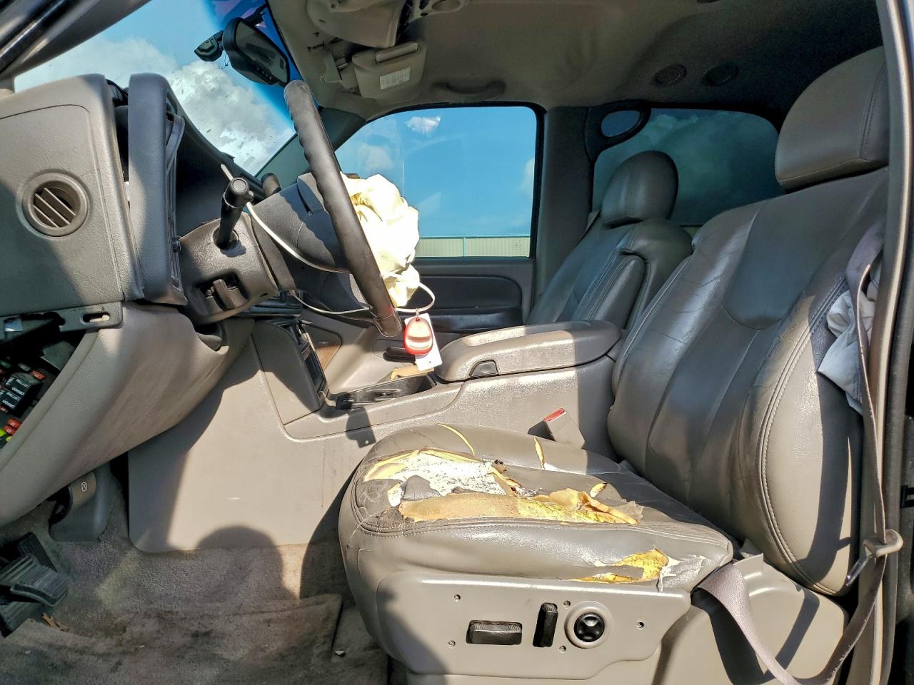 2003 Chevrolet Tahoe C1500 VIN: 1GNEC13ZX3R143901 Lot: 93479645