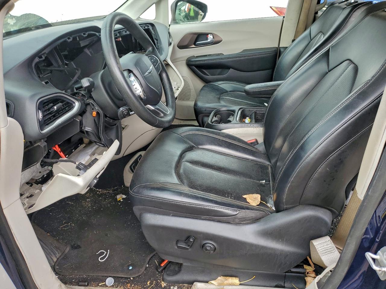 2020 Chrysler Voyager Lxi VIN: 2C4RC1DG2LR163688 Lot: 91915925