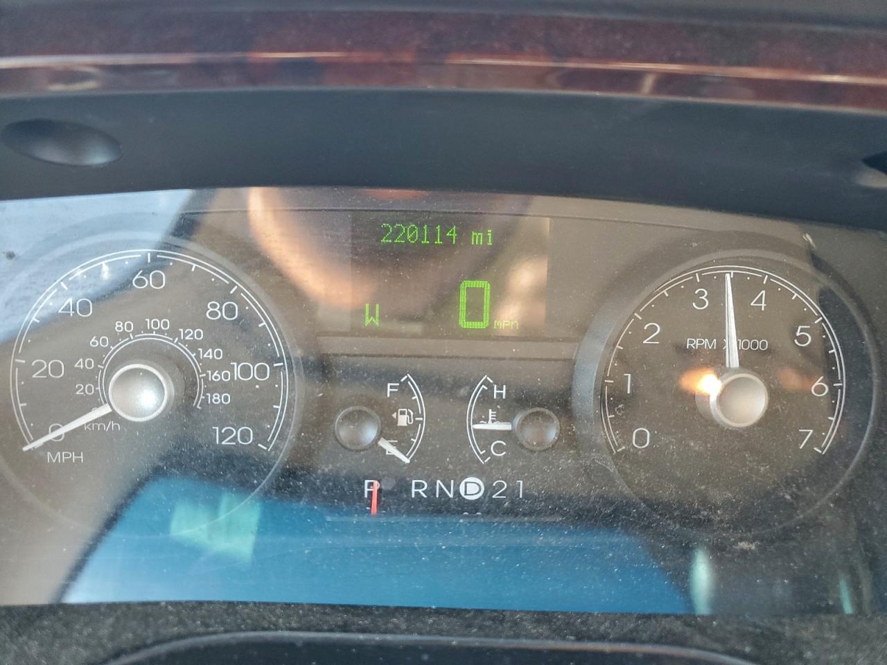 2006 Lincoln Town Car Signature Limited VIN: 1LNHM82V16Y613216 Lot: 93319525