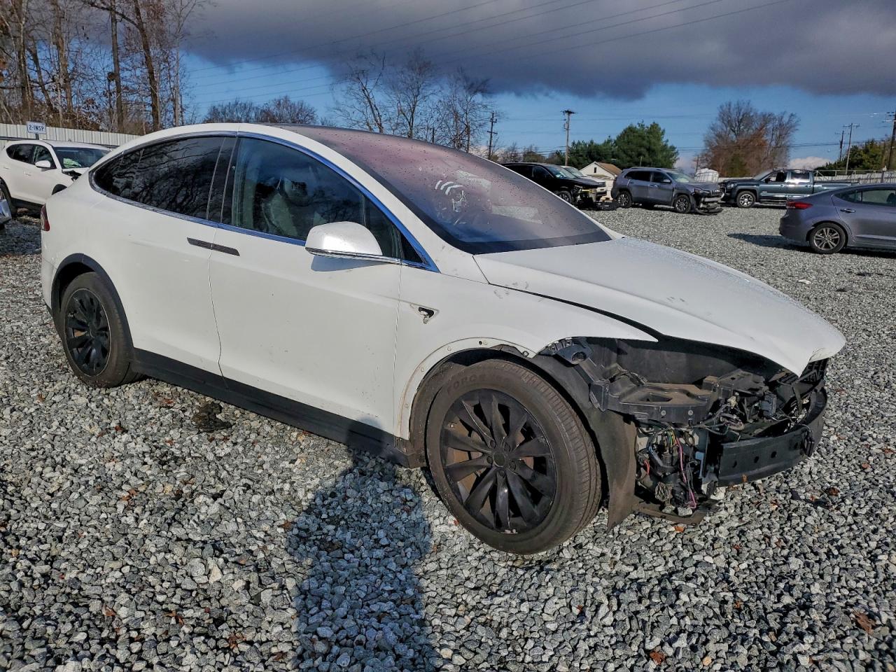 2017 Tesla Model X VIN: 5YJXCBE29HF064370 Lot: 94323105