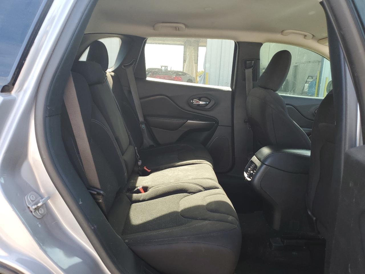 2020 Jeep Cherokee Latitude VIN: 1C4PJLCB4LD556089 Lot: 92940095