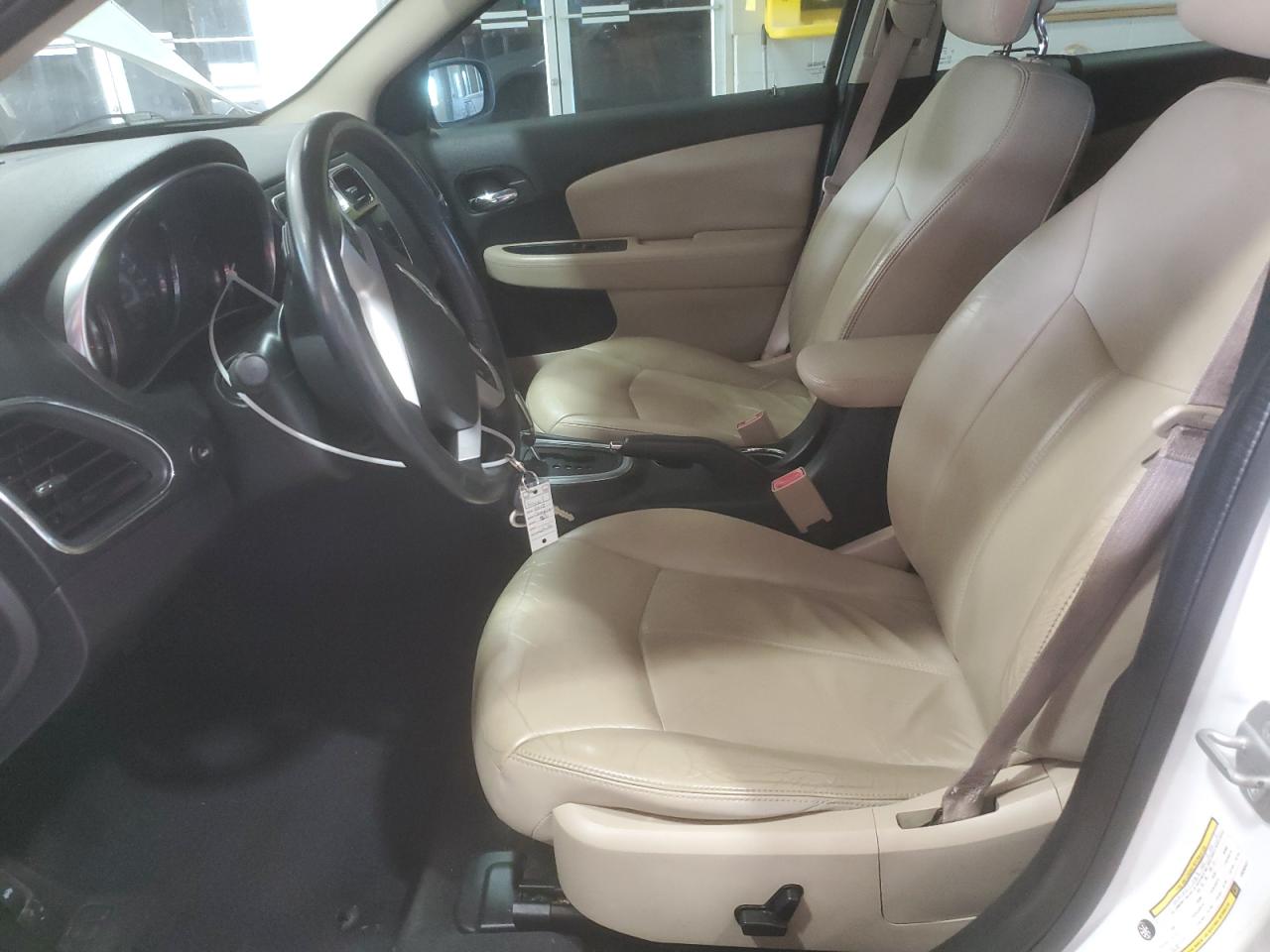 2012 Chrysler 200 Limited VIN: 1C3CCBCBXCN263427 Lot: 92673895