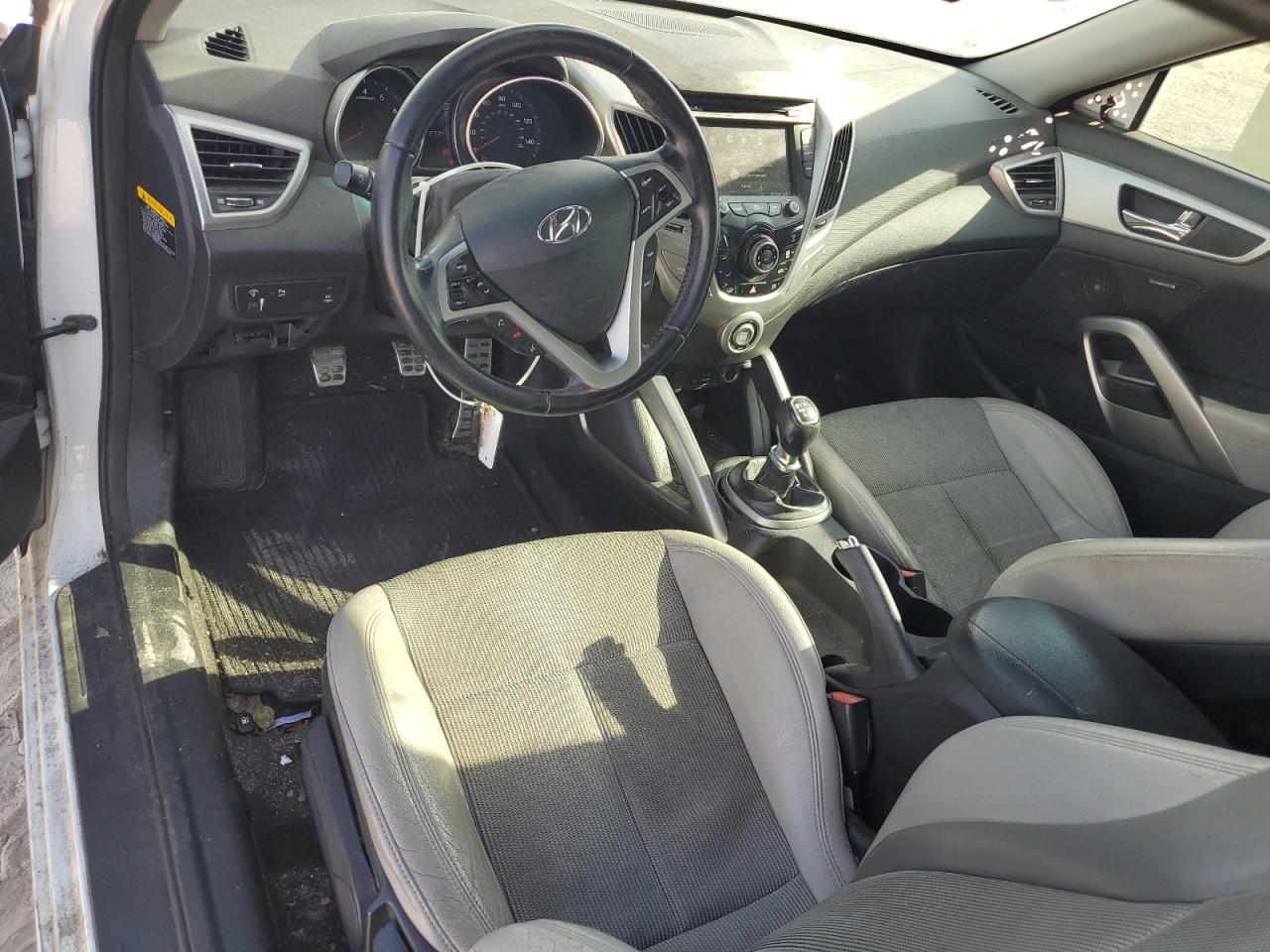 2013 Hyundai Veloster VIN: KMHTC6AD5DU180109 Lot: 92312855