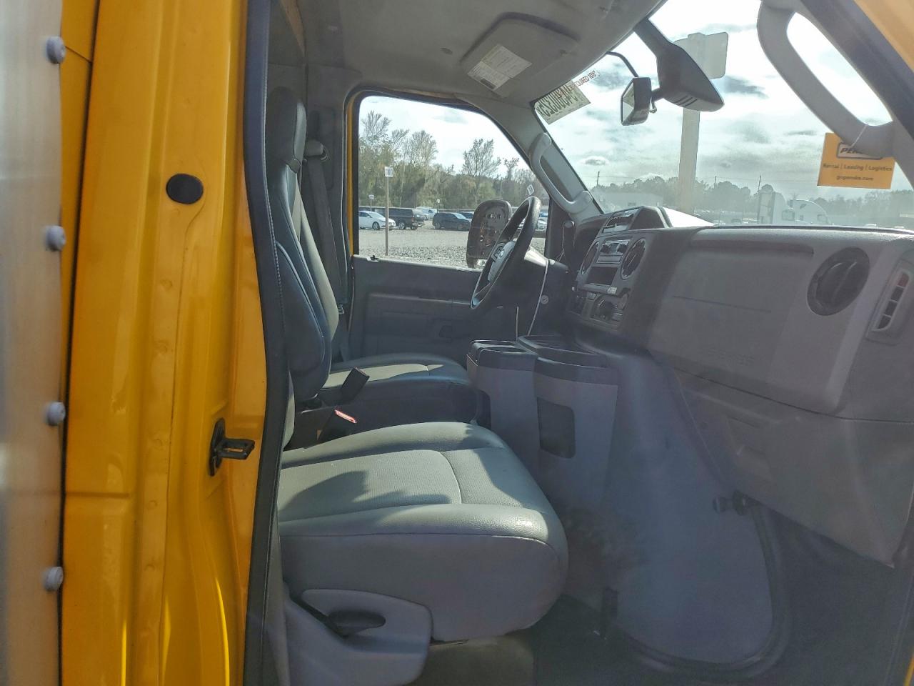 2023 Ford Econoline - Box Truck VIN: 1FDWE3FN3PDD00145 Lot: 94300325