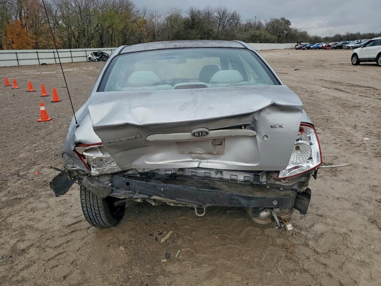 2004 Kia Spectra Lx VIN: KNAFE121545020631 Lot: 94186405