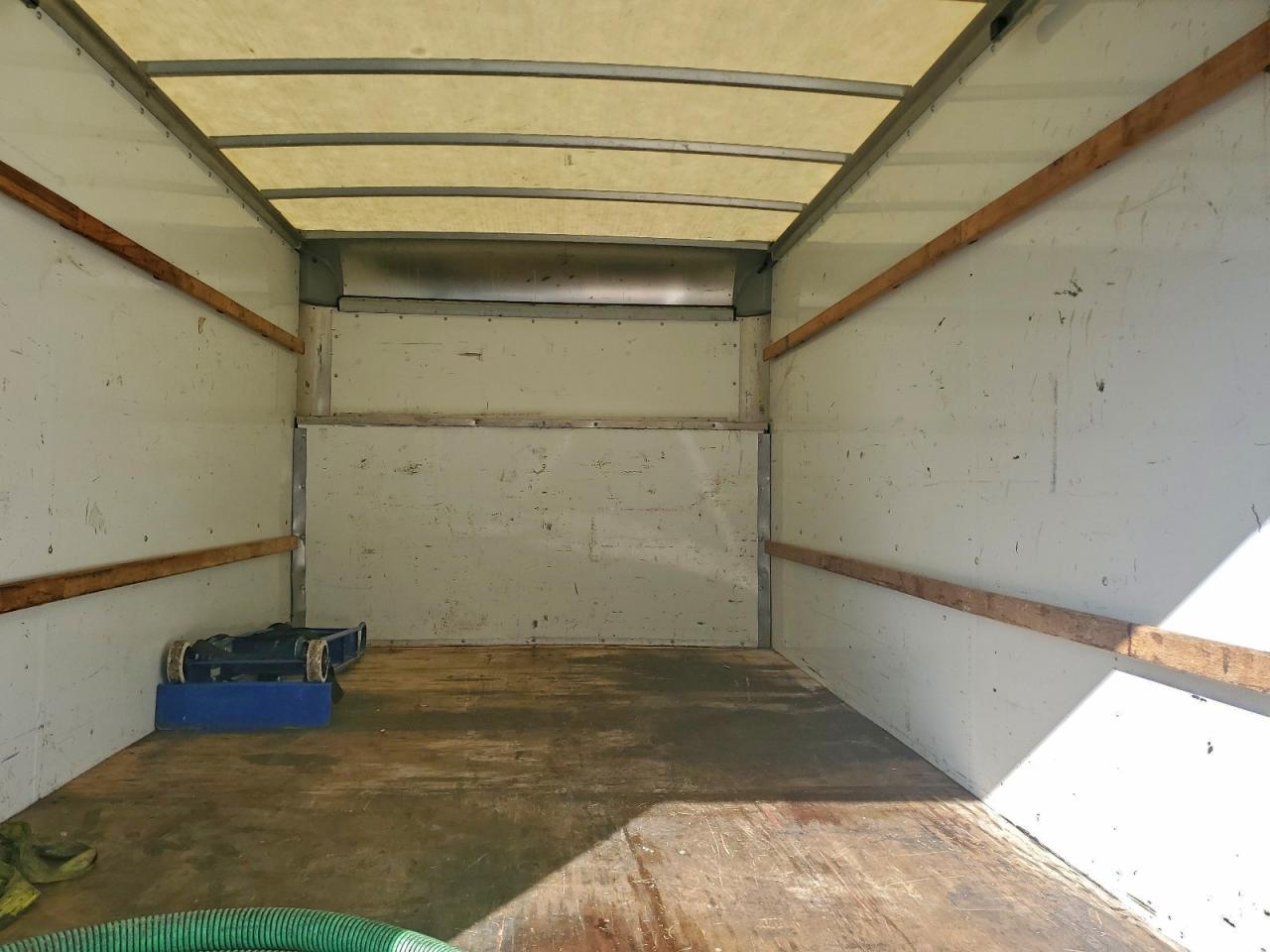 2022 Ford Econoline - Box Truck VIN: 1FDWE3FN6NDC09254 Lot: 94279355