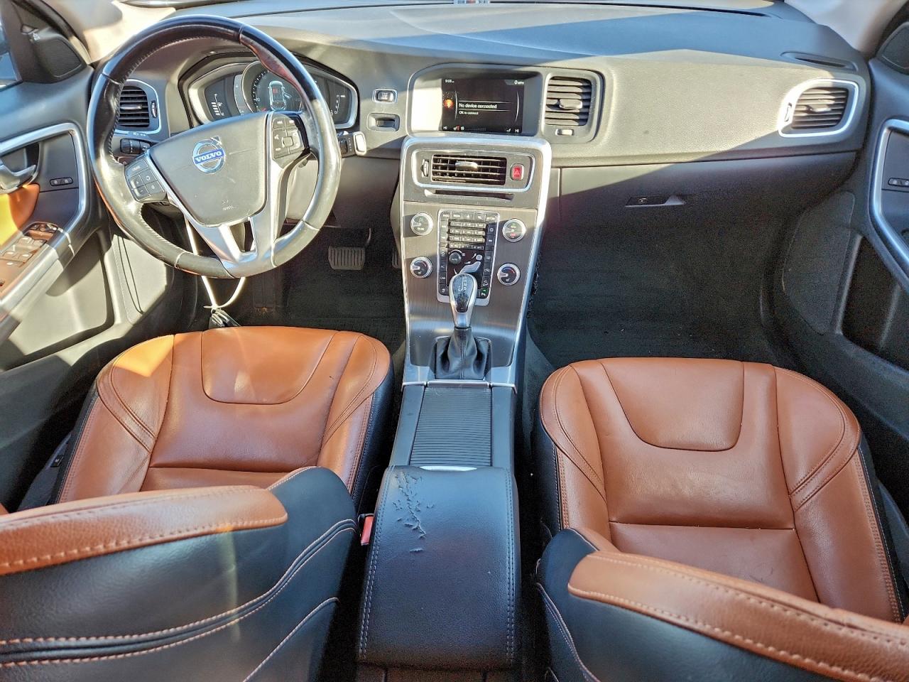 2015 Volvo V60 Cross Country Premier VIN: YV4612HK5F1000942 Lot: 94525445