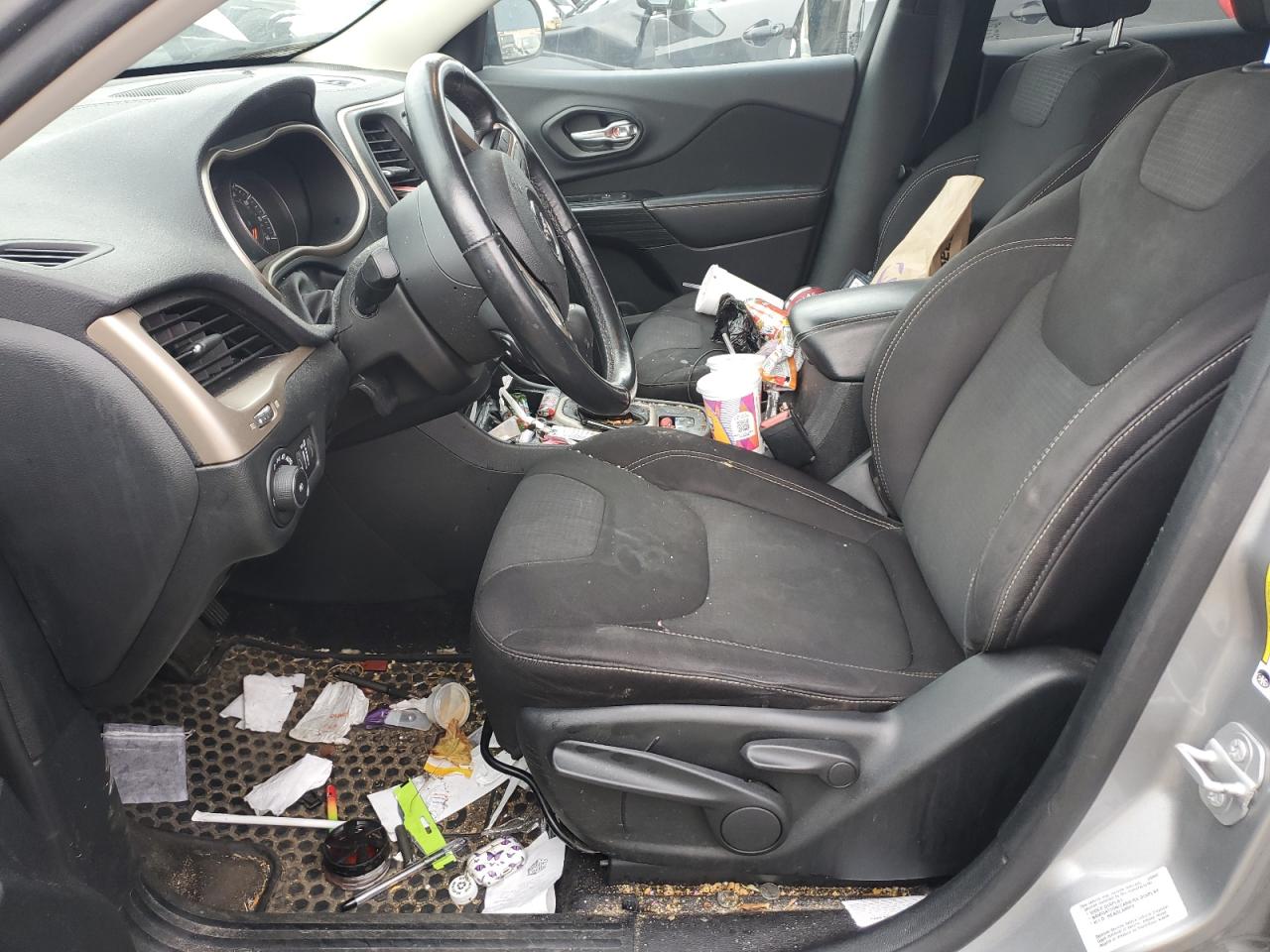 2015 Jeep Cherokee Latitude VIN: 1C4PJLCBXFW537006 Lot: 91708275