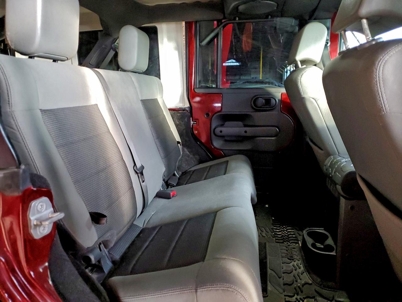 2010 Jeep Wrangler Unlimited Sport VIN: 1J4HA3H15AL106386 Lot: 94076105