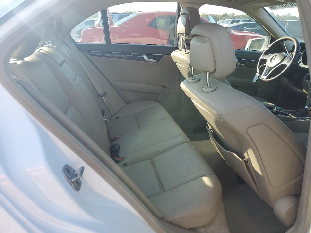 2014 Mercedes-Benz C 350 VIN: WDDGF5HB3EA950506 Lot: 91615375