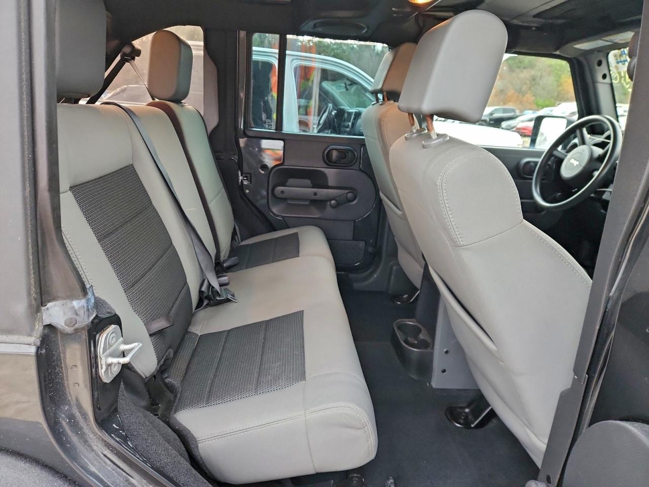 2010 Jeep Wrangler Unlimited Sport VIN: 1J4BA3H18AL124418 Lot: 94274085