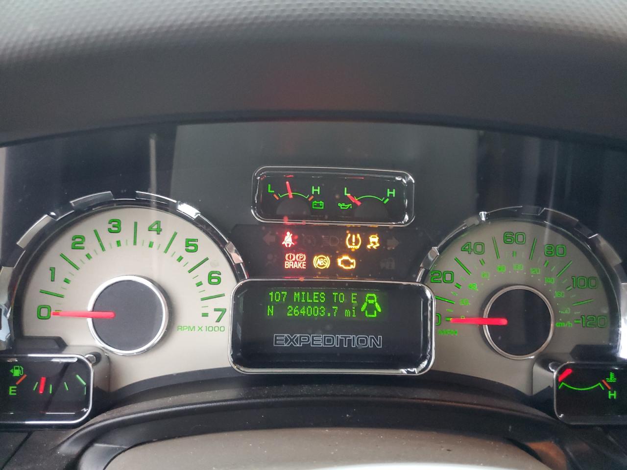 2011 Ford Expedition Limited VIN: 1FMJU2A52BEF54995 Lot: 92996245