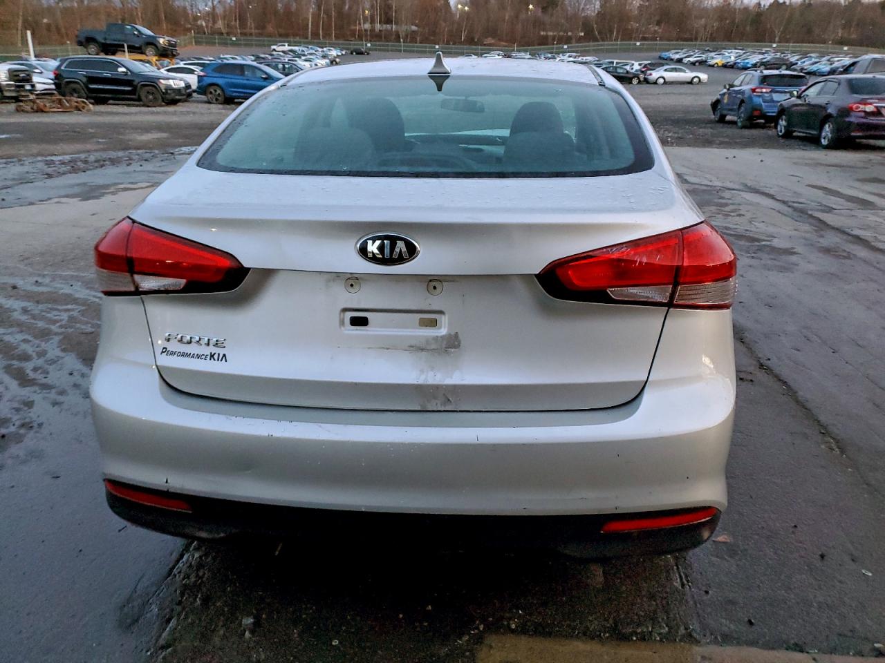 2017 Kia Forte Lx VIN: 3KPFK4A74HE046120 Lot: 93944245