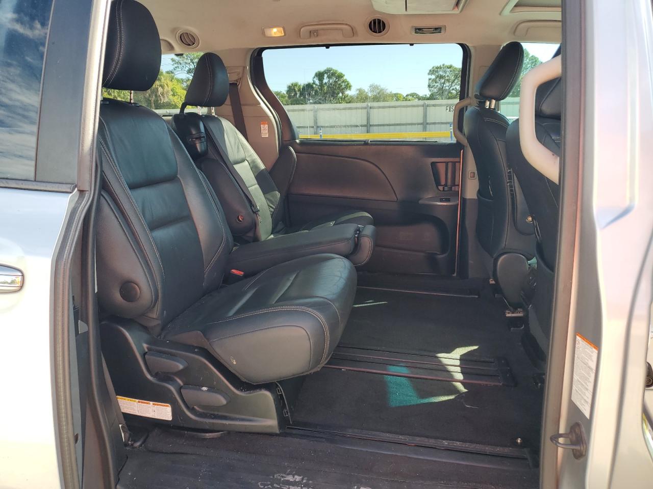 2015 Toyota Sienna Sport VIN: 5TDXK3DC5FS685231 Lot: 90573815