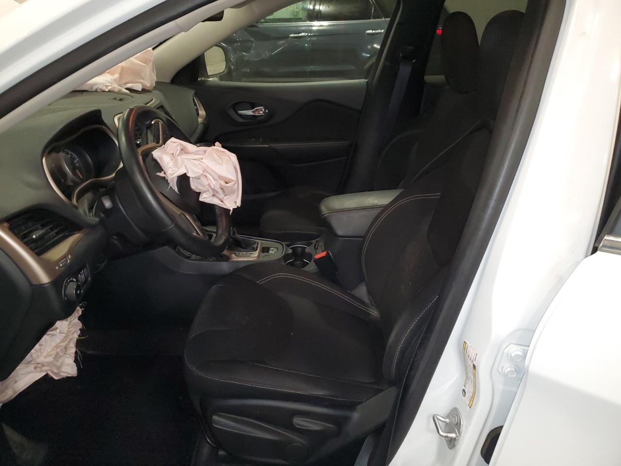 2016 Jeep Cherokee Latitude VIN: 1C4PJLCB6GW281383 Lot: 94146625