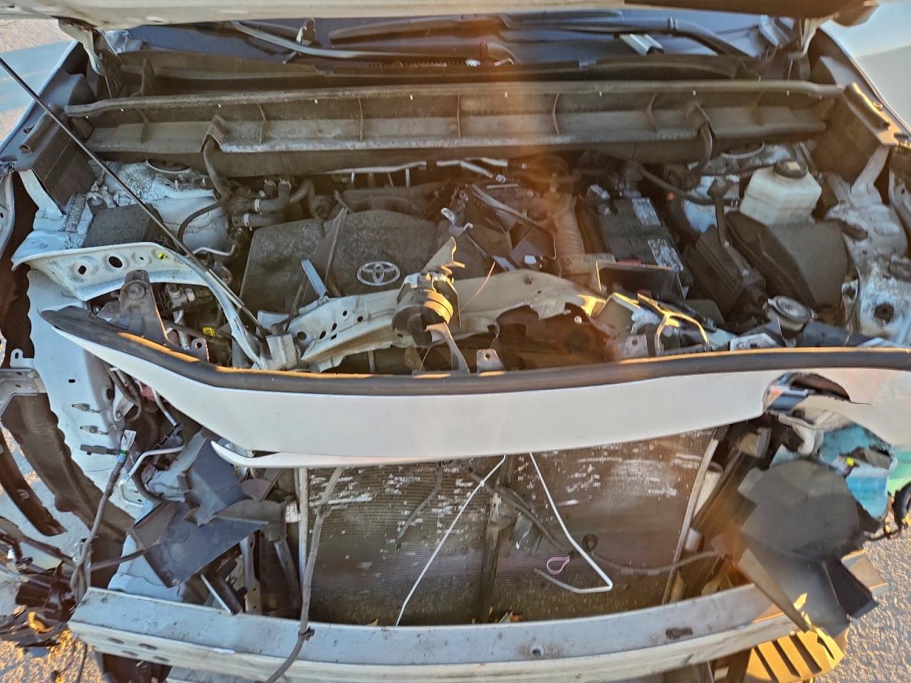 2022 Toyota Highlander Xle VIN: 5TDGZRBHXNS243783 Lot: 94400225