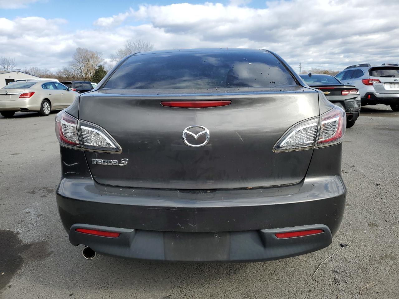 2011 Mazda 3 I VIN: JM1BL1VG2B1415054 Lot: 92525725