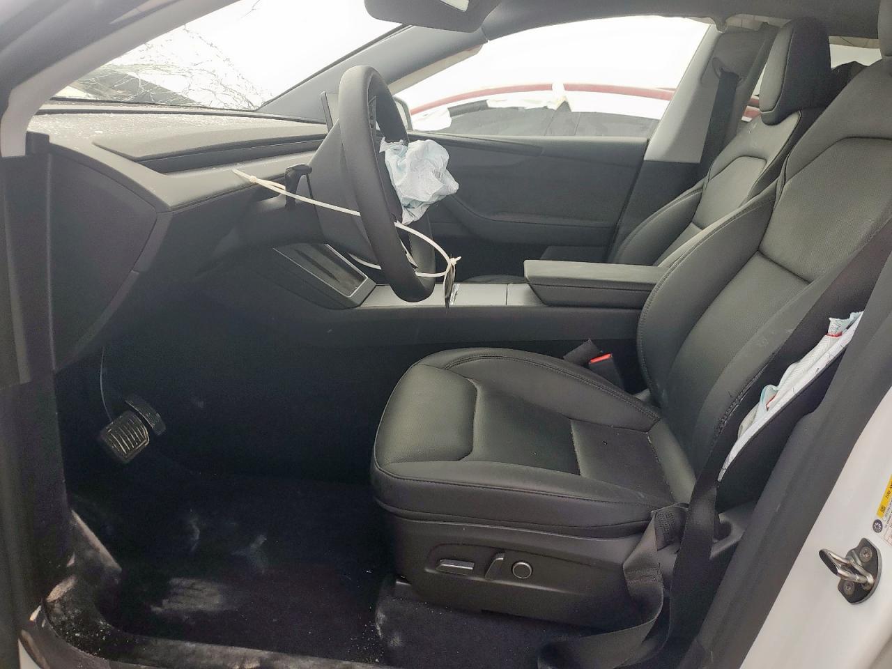 2026 Tesla Model Y VIN: 7SAYGDEE8TA392029 Lot: 85917975