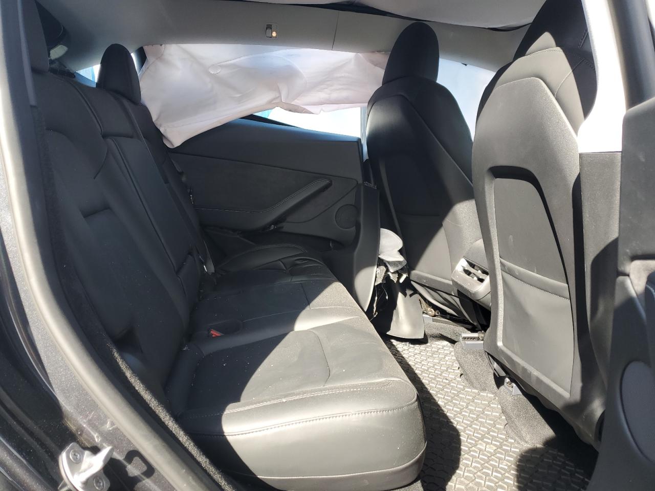 2024 Tesla Model Y VIN: 7SAYGDEE2RA227375 Lot: 91662385