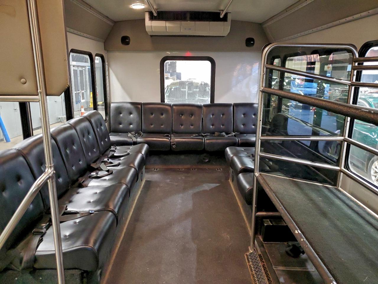 2019 Ford Econoline E450 Super Duty Cutaway Van VIN: 1FDFE4FS7KDC46031 Lot: 81518675