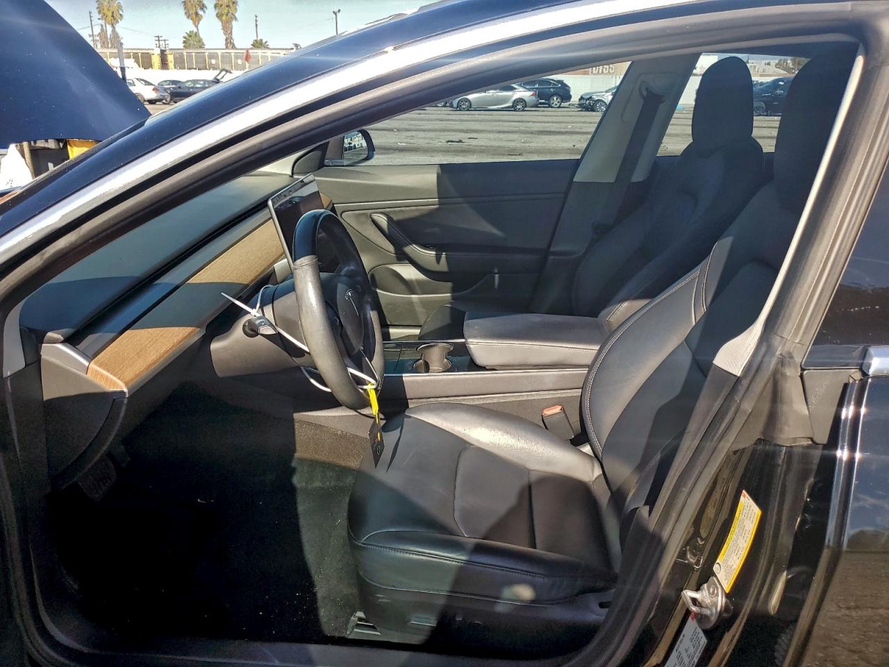 2018 Tesla Model 3 VIN: 5YJ3E1EA5JF136424 Lot: 93557005