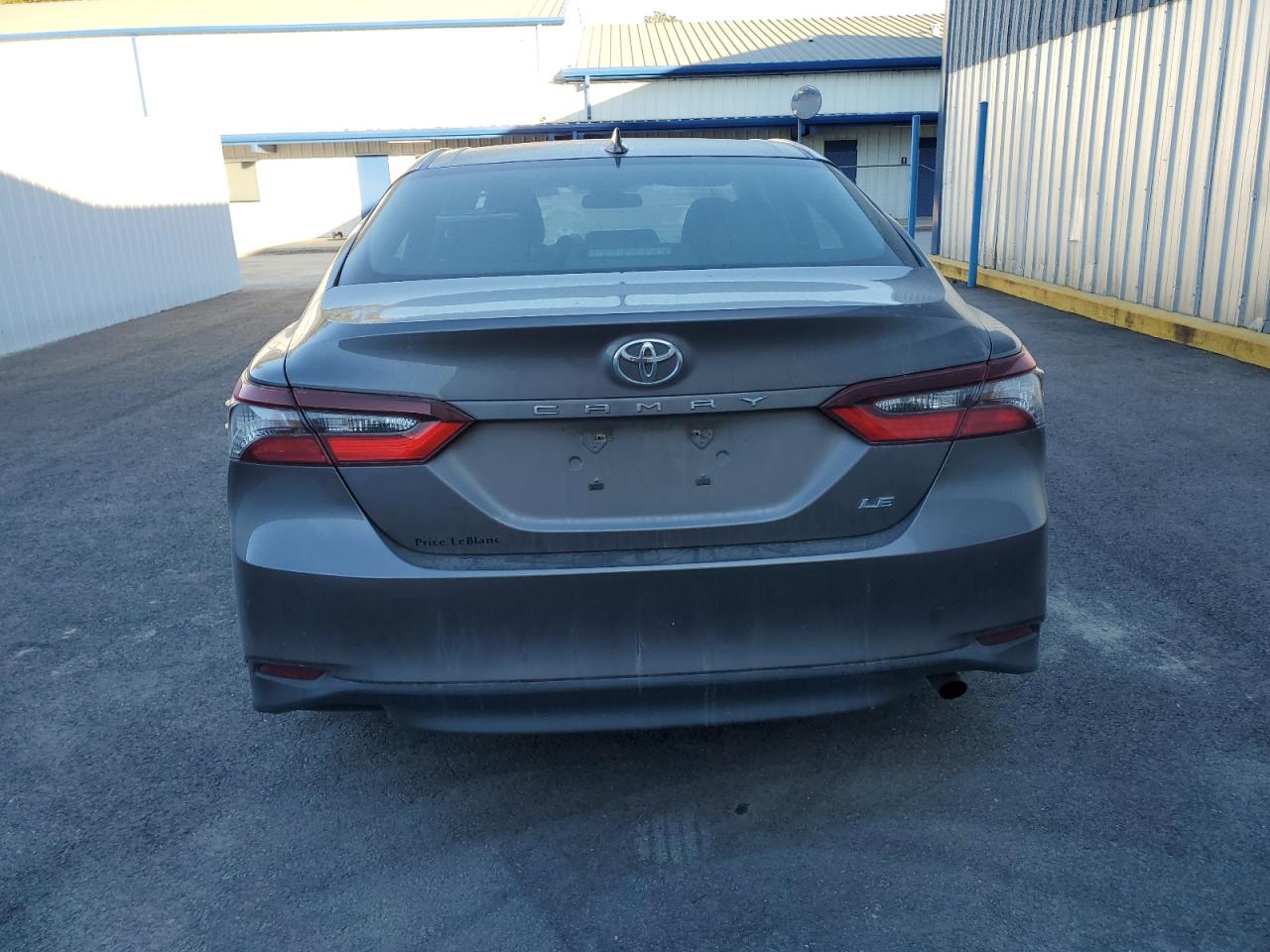 2022 Toyota Camry Le VIN: 4T1C11AK8NU628657 Lot: 89694785