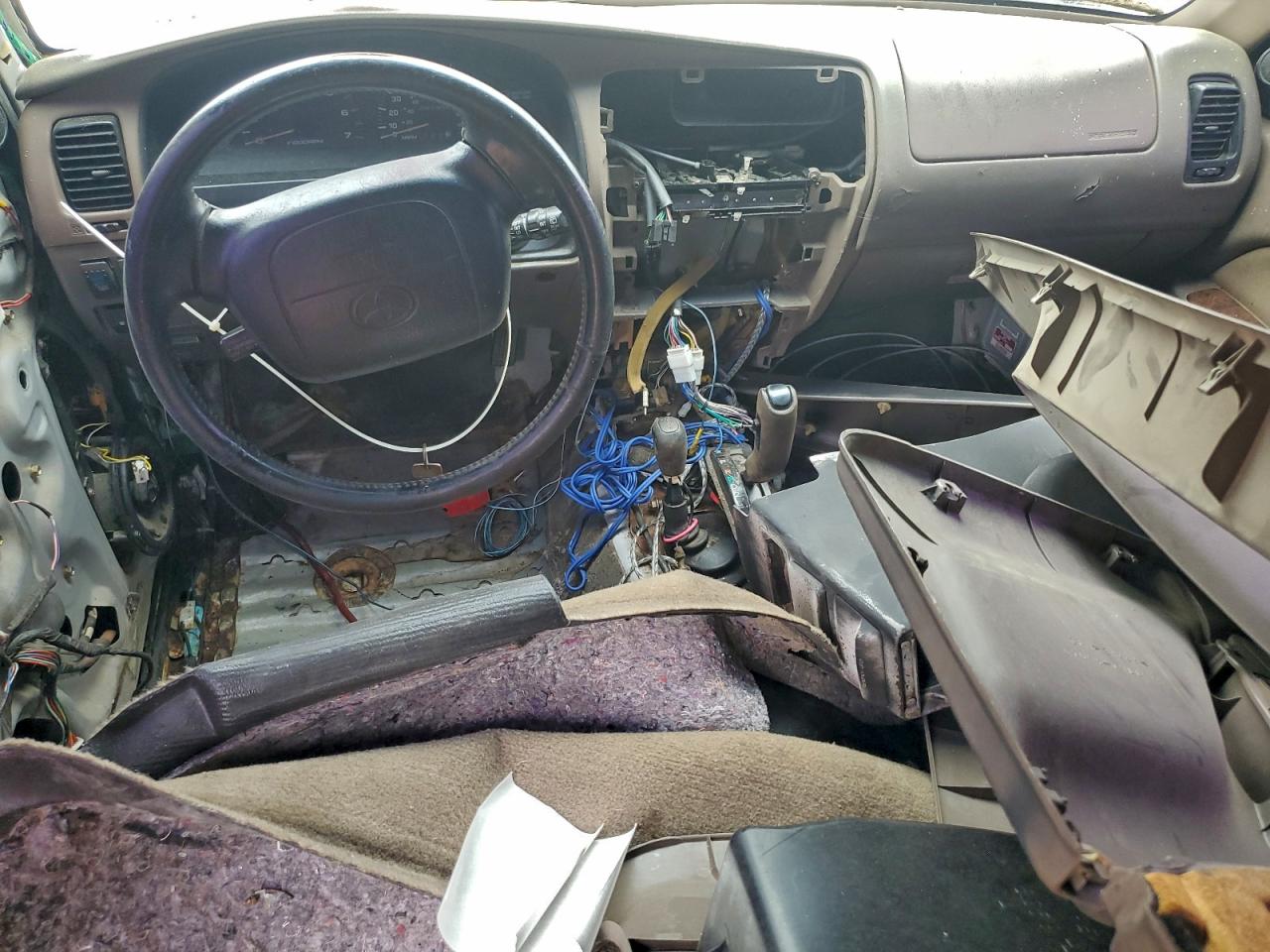 1997 Toyota 4Runner Limited VIN: JT3HN87R2V0100586 Lot: 93885165