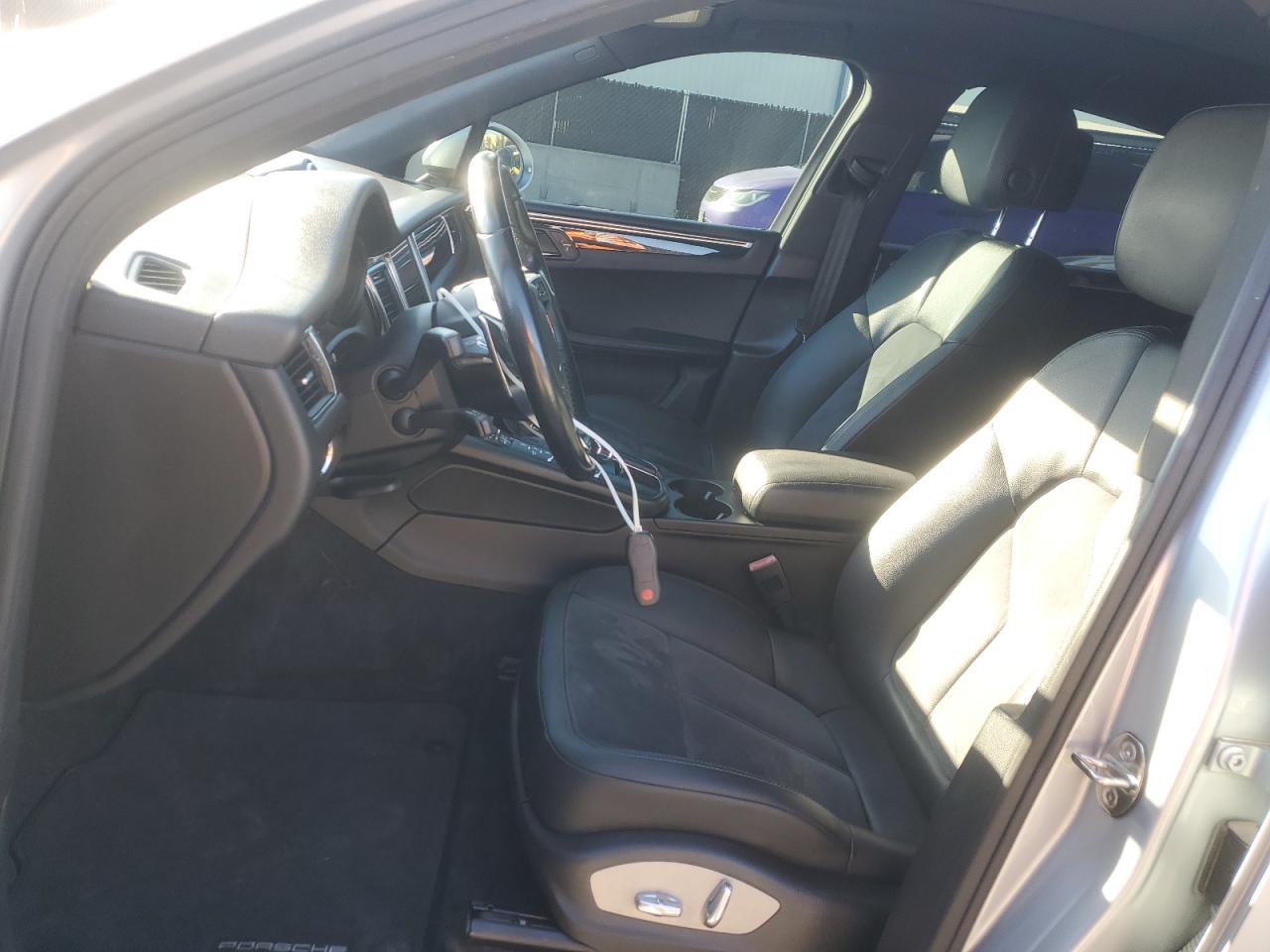 2017 Porsche Macan VIN: WP1AA2A56HLB06288 Lot: 92544275