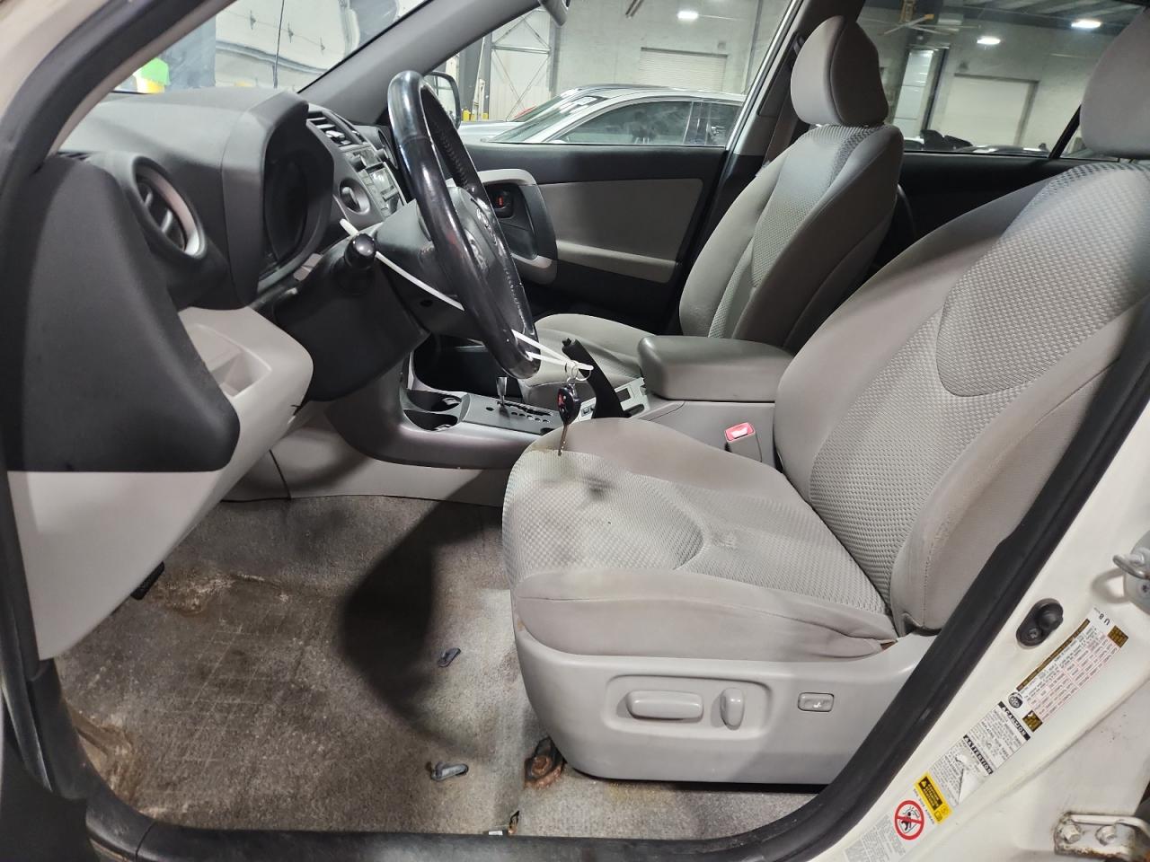 2008 Toyota Rav4 Limited VIN: JTMBD31V385127199 Lot: 90373925