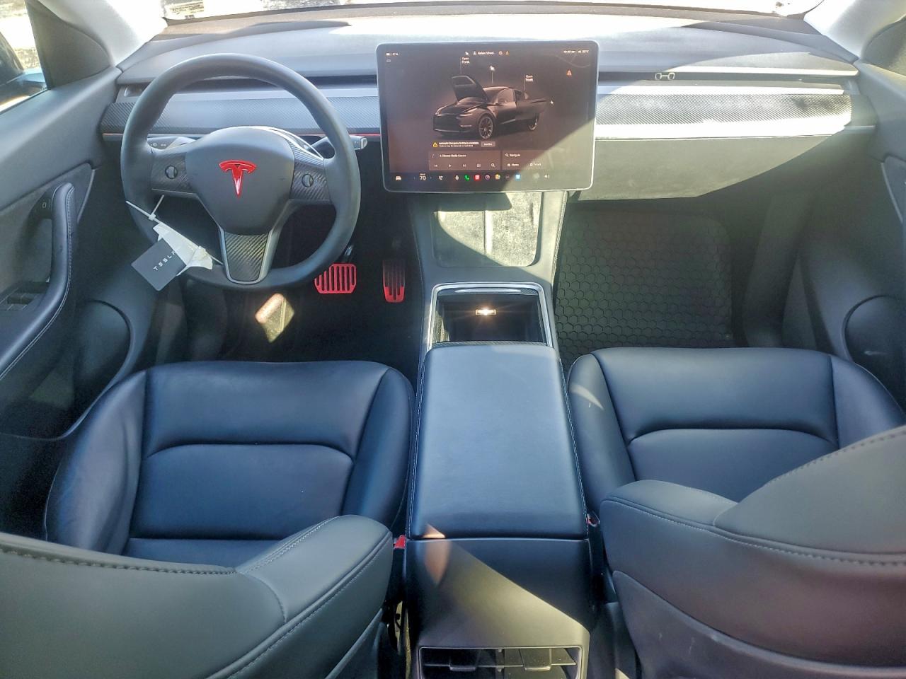 2022 Tesla Model Y VIN: 7SAYGDEE5NF370138 Lot: 93924335