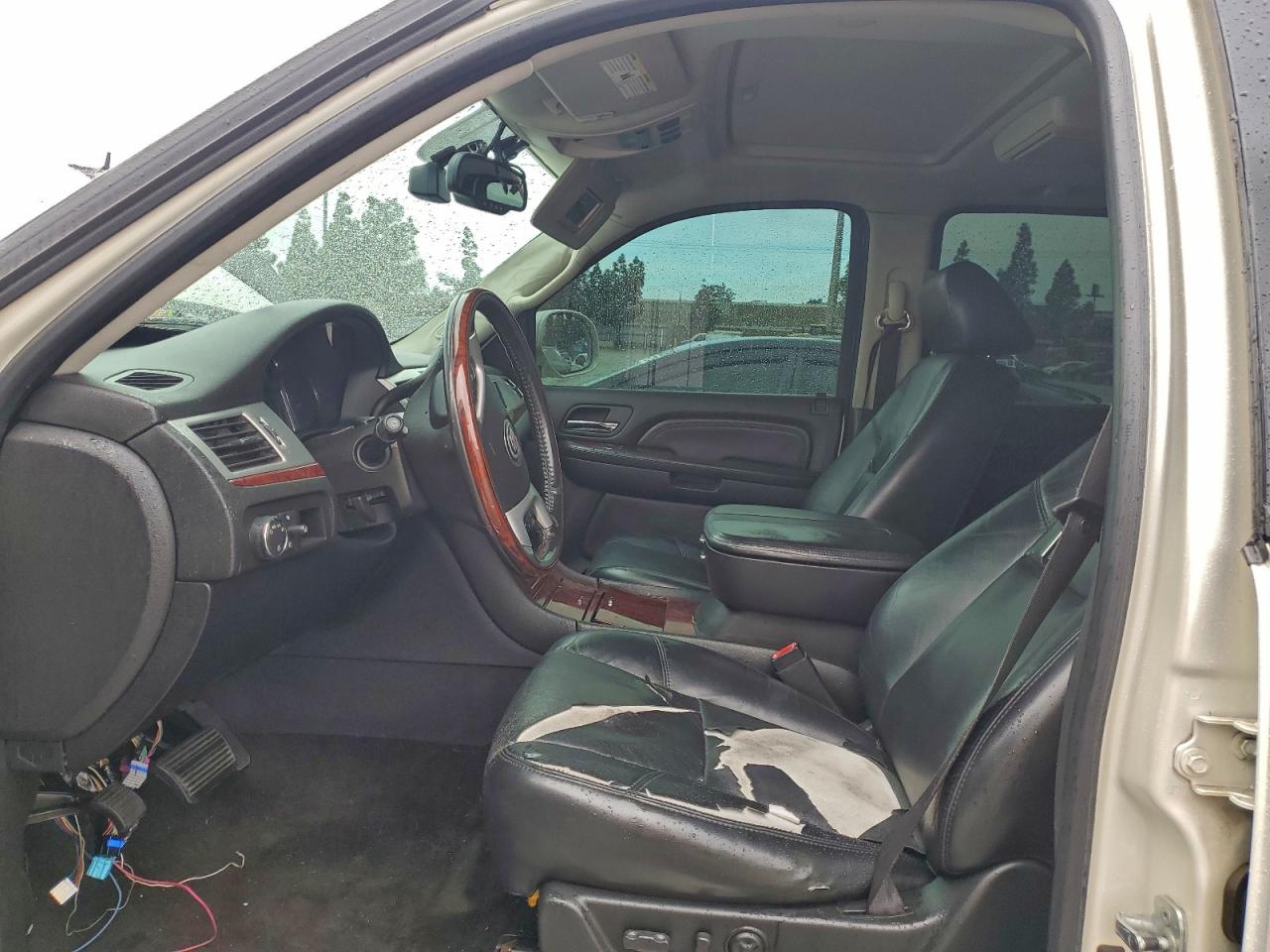 2007 Cadillac Escalade Luxury VIN: 1GYEC63827R422224 Lot: 93656295