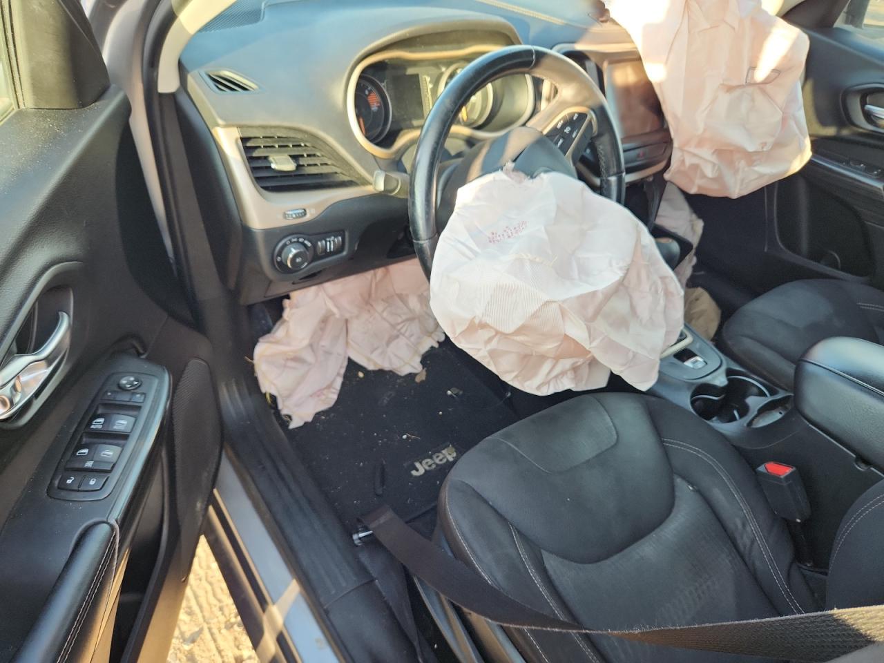 2017 Jeep Cherokee Latitude VIN: 1C4PJLCB3HW526996 Lot: 92486435