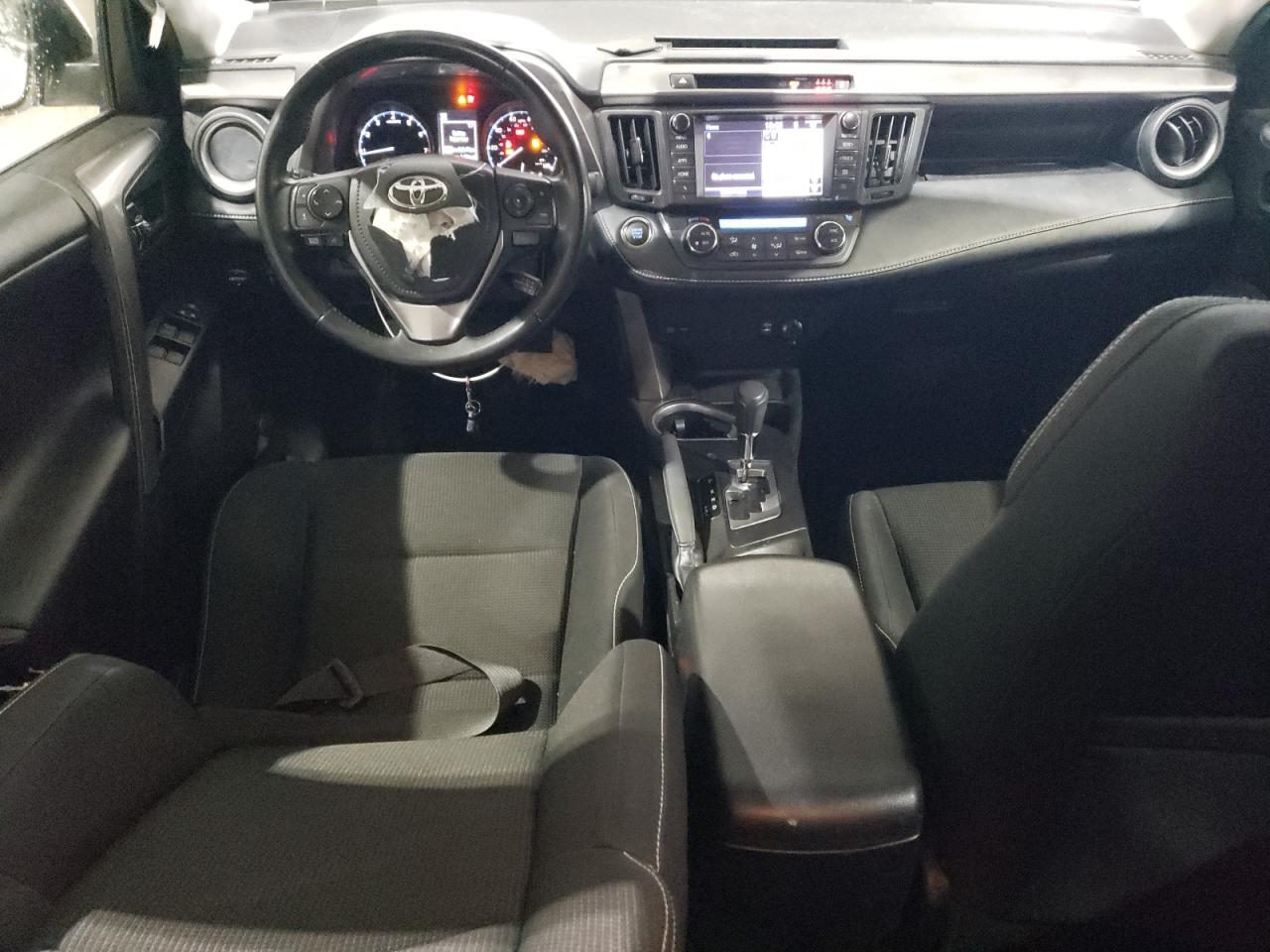 2017 Toyota Rav4 Xle VIN: JTMRFREV8HD208842 Lot: 92394095