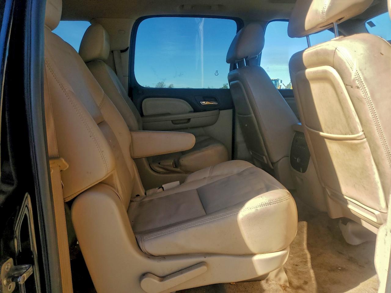 2011 GMC Yukon Xl Denali VIN: 1GKS2MEF4BR174342 Lot: 94294125