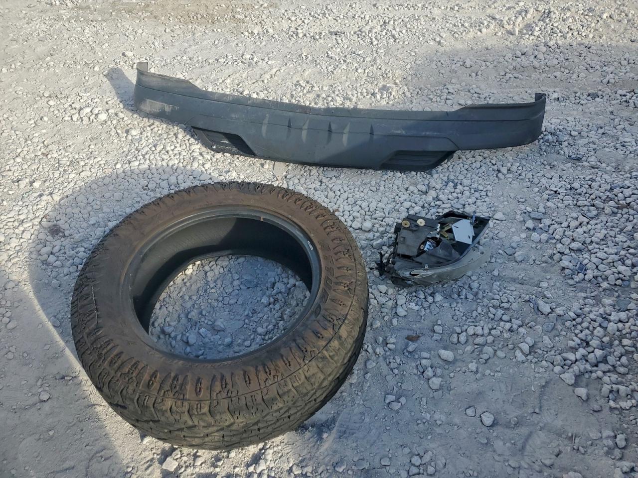 2017 Chevrolet Silverado C1500 Lt VIN: 3GCPCREH3HG141774 Lot: 94851115