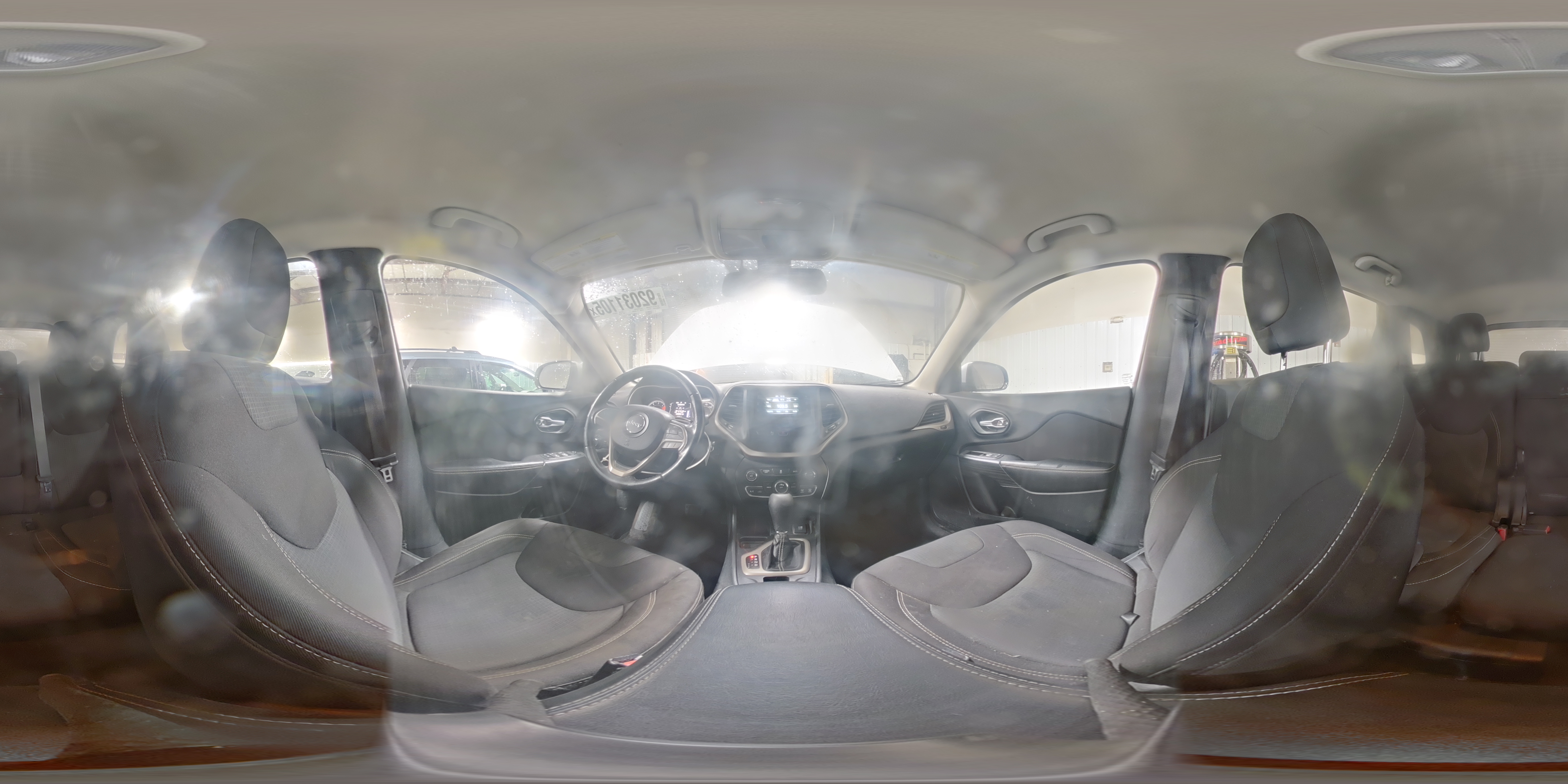 2016 Jeep Cherokee Latitude VIN: 1C4PJLCB2GW208480 Lot: 92031105