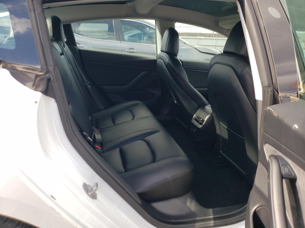 2021 Tesla Model 3 VIN: 5YJ3E1EB7MF855770 Lot: 92095225